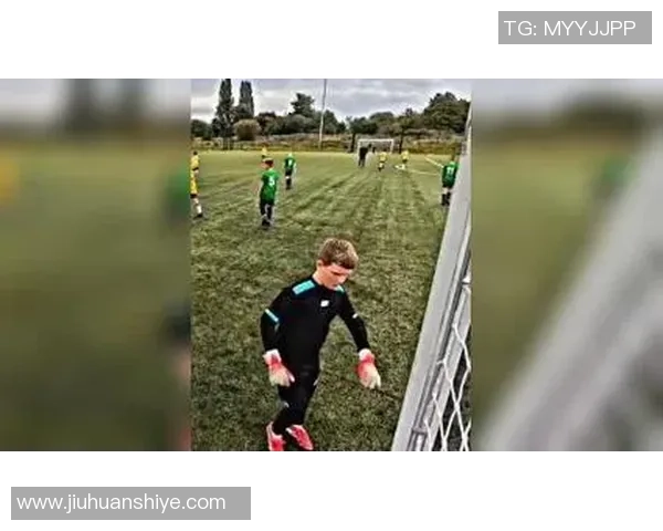 足球明星们的踢球起步年龄揭秘从小球场到世界舞台的成长之路